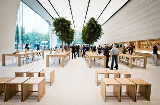 比利时布鲁塞尔在 2015 年开业的 Apple Store。图片来自 Cult of Mac