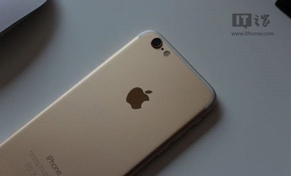 苹果&ldquo;iPhone7&rdquo;来捣乱：四核处理器