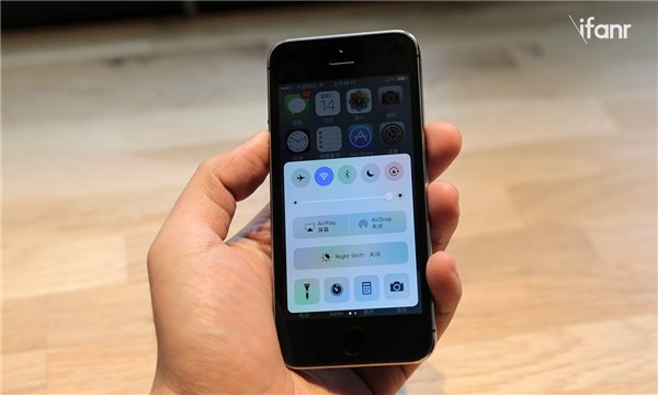 苹果iOS越狱是什么？插件、代码、爱和阴谋！