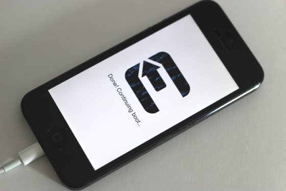 苹果iOS越狱是什么？插件、代码、爱和阴谋！