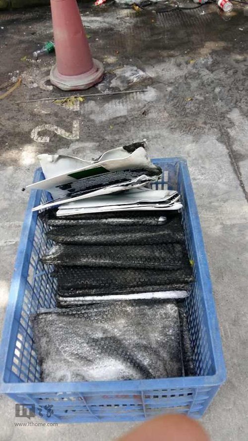 Lumia950 XL笔记本配件NexDock浴火重生：8月中旬发货