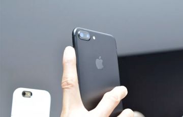 iPhone 7上手图赏+视频：亮黑色果然是最美啊