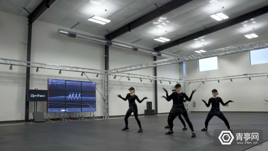 LR-Motive-1