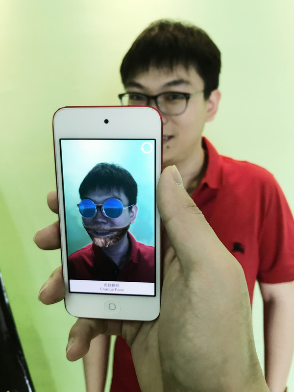 不只是换脸，应用3D+VR你还能换上立体表情