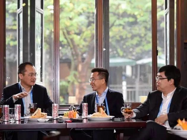 2016年世界互联网大会期间，王兴、张一鸣、程维在乌镇一起交流互联网“下半场”问题。图片来源：PingWest