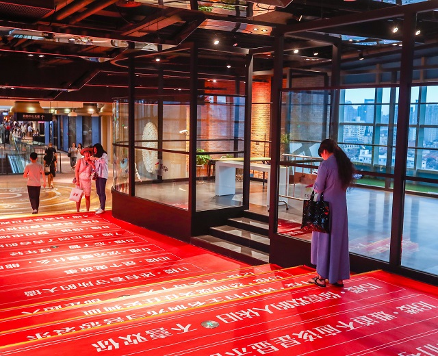 懂梗更懂套路的网易跟贴，铺了一条心机楼梯