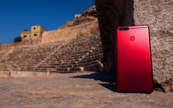 荣耀818大促来袭 荣耀V9最高立减400元