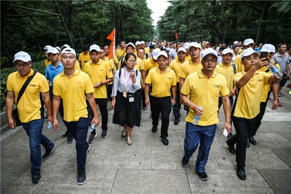 福利给得好,员工没烦恼!苏宁2017年这N波福利