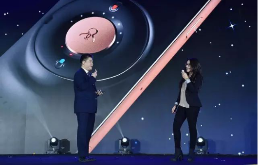 科大讯飞翻译机连续亮相两会 翻译新品实力领