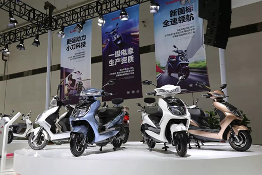 小刀电动车图片