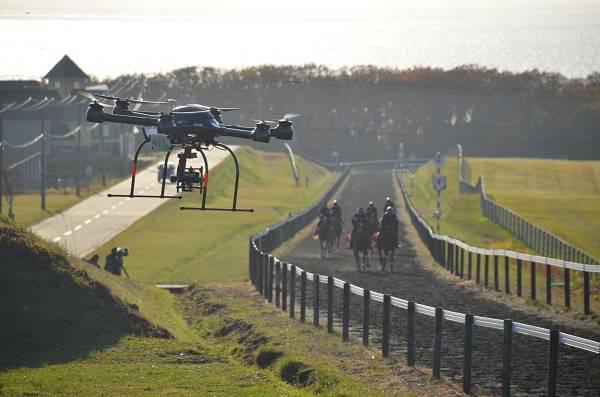 我在富士康体验了夏普的 8K 电视,除了「裸眼 3D」还有这些值得期待