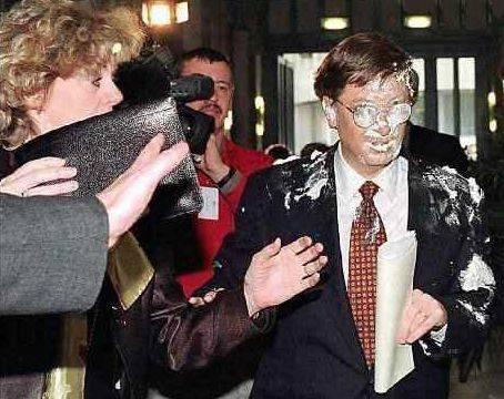 1975-2020:多图回顾盖茨的微软岁月