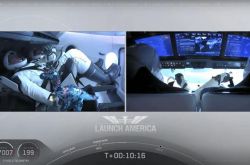 SpaceX 载人飞船首发成功：马斯克的理科式浪漫与载人航天的新起点