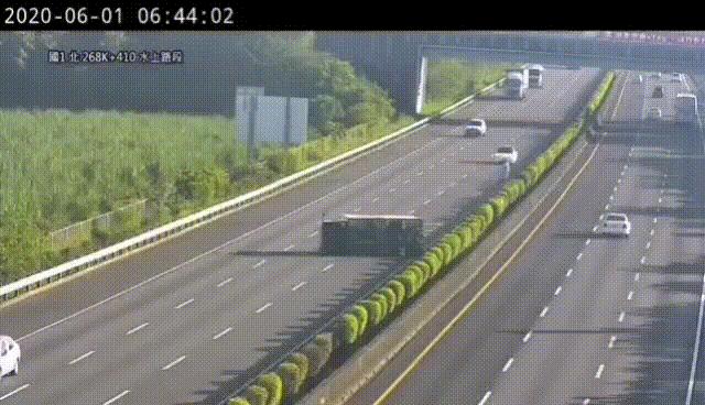特斯拉 AutoPilot 又出事,这一次是撞上货车