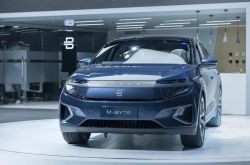 �չ� 84 ��ȴ�첻��������������������ͣ�й���ҵ��