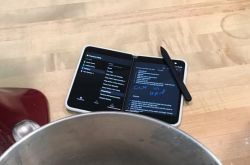 ΢���߹�ɹ�� Surface Duo �����˫��������������