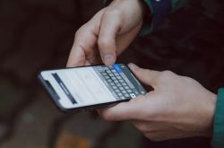 ȫ�� 5G �ֻ��߳�Ӫ�������й� ��Ϊ�Ǿ�������