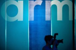 ARM �Ƴ���оƬ��� �������Զ���ʻ���Զ�ϵͳ