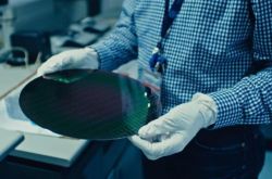 Ӣ�ض���������������ȫ������ 10 nm оƬ