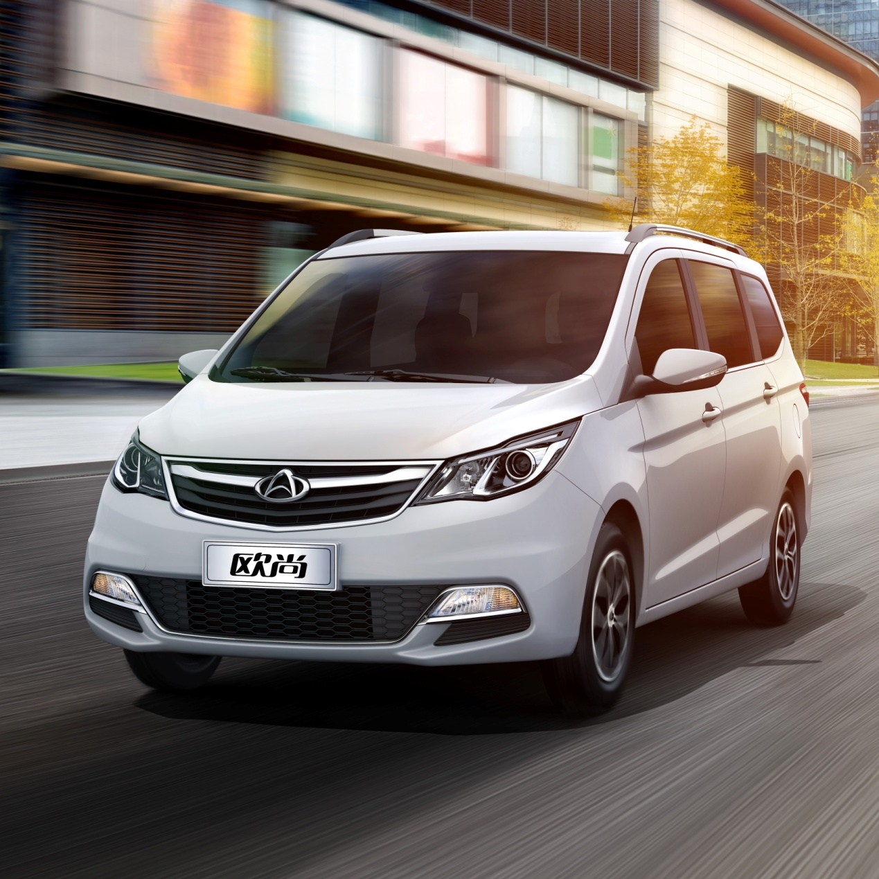 长安欧尚蹲地营销与你更近