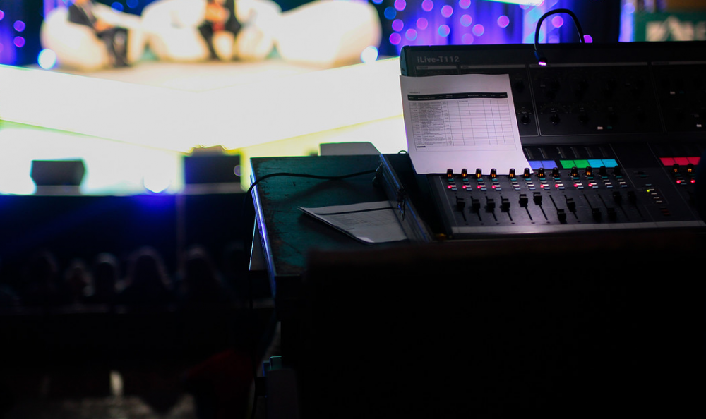 广电监管让直播平台站上生死线网络视听许可证市价2000万