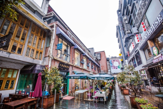 杭州皇后公园此次创意市集是汉鼎宇佑接手皇后公园后的一次尝试,虽然