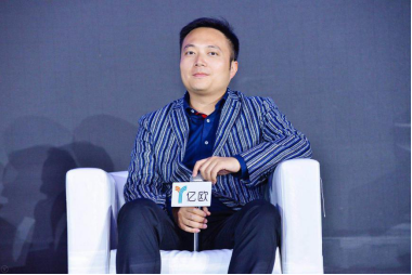 光大控股董事总经理艾渝参加《资本对话创业》圆桌论坛