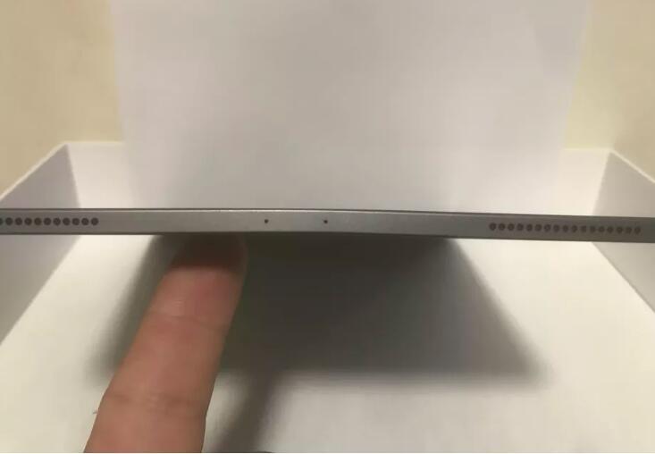 苹果承认部分新款iPad Pro轻微弯曲 但不影响性能