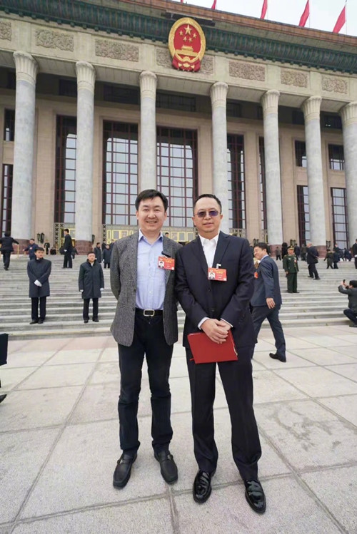 昨天,周鸿祎与王小川成功面基.