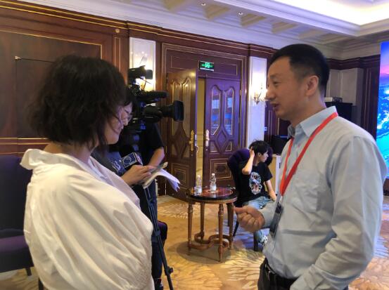 金山办公副总裁姜志强接受记者采访 金山办公副总裁姜志强接受记者采访