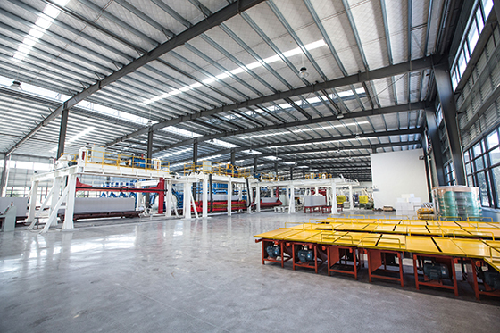 这里有许多的工厂,为了更好的保障厂内人员物资安全并适应现代化工厂