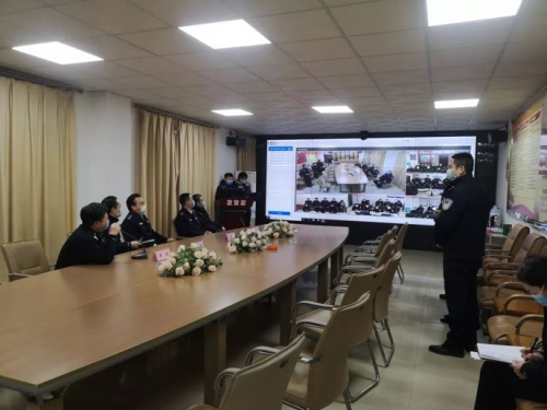 南昌市公安局局长万秀奇通过科达监管视频指挥系统 听取疫情防控