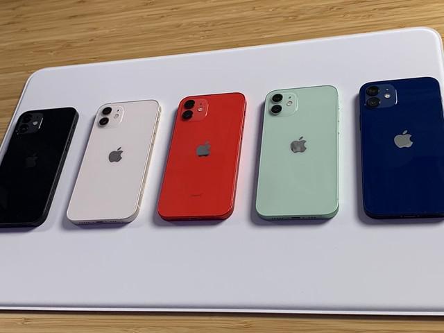 为搞清 iphone 12 究竟是什么蓝 我们找了 n 多买家秀