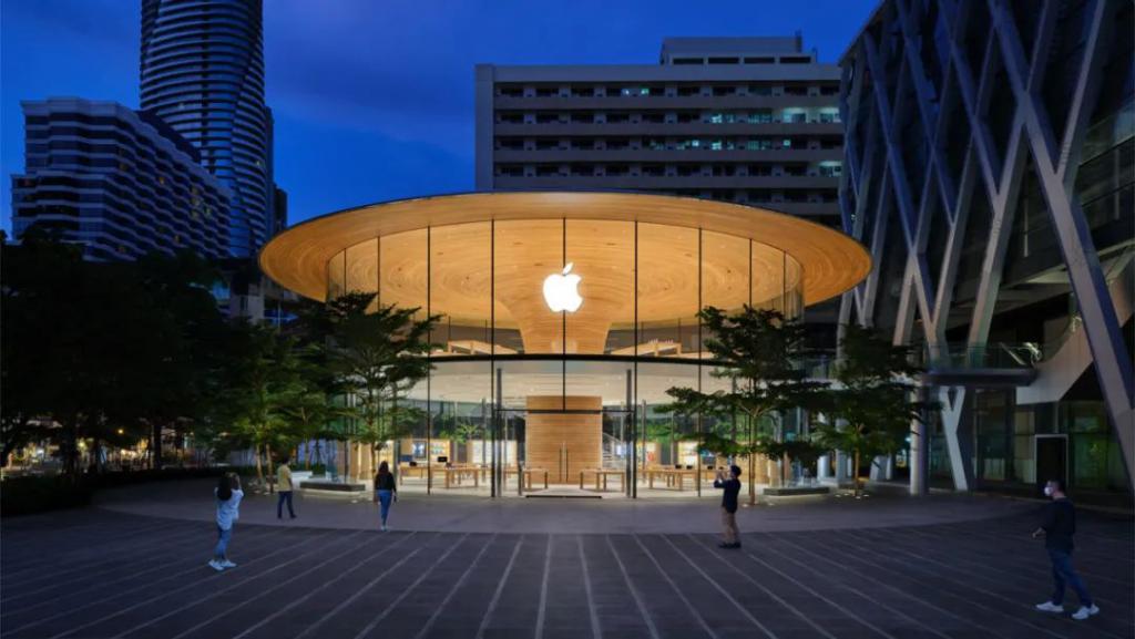 2020 年初的疫情黑天鹅,全球零售业受到很大的冲击,苹果apple store