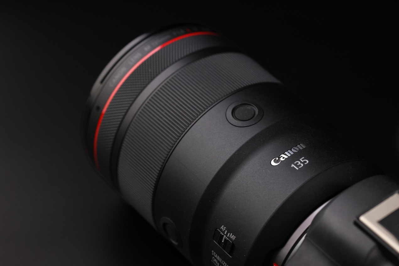 内刀外奶人像利器 佳能rf135mm f1.