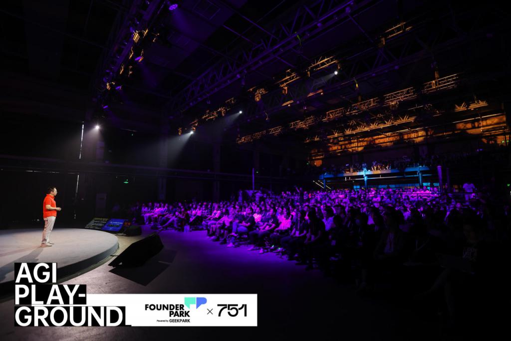 360 周鸿祎：大模型不是“原子弹”，而是“ AK47 ”-第6张图片-奈飞网