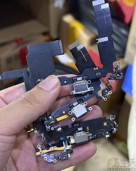 iPhone 15 系列 C 口组件实拍图曝光,或全系将统一-第1张图片-奈飞网 iPhone 15 系列 C 口组件实拍图曝光,或全系将统一-第1张图片-奈飞网