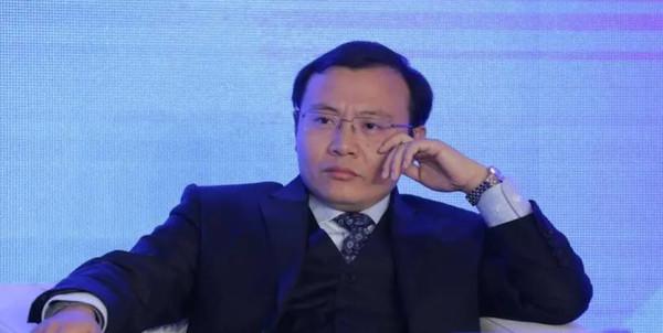 任泽平评价华为手机：甩苹果几条街 我用过的最好手机-第1张图片-奈飞网