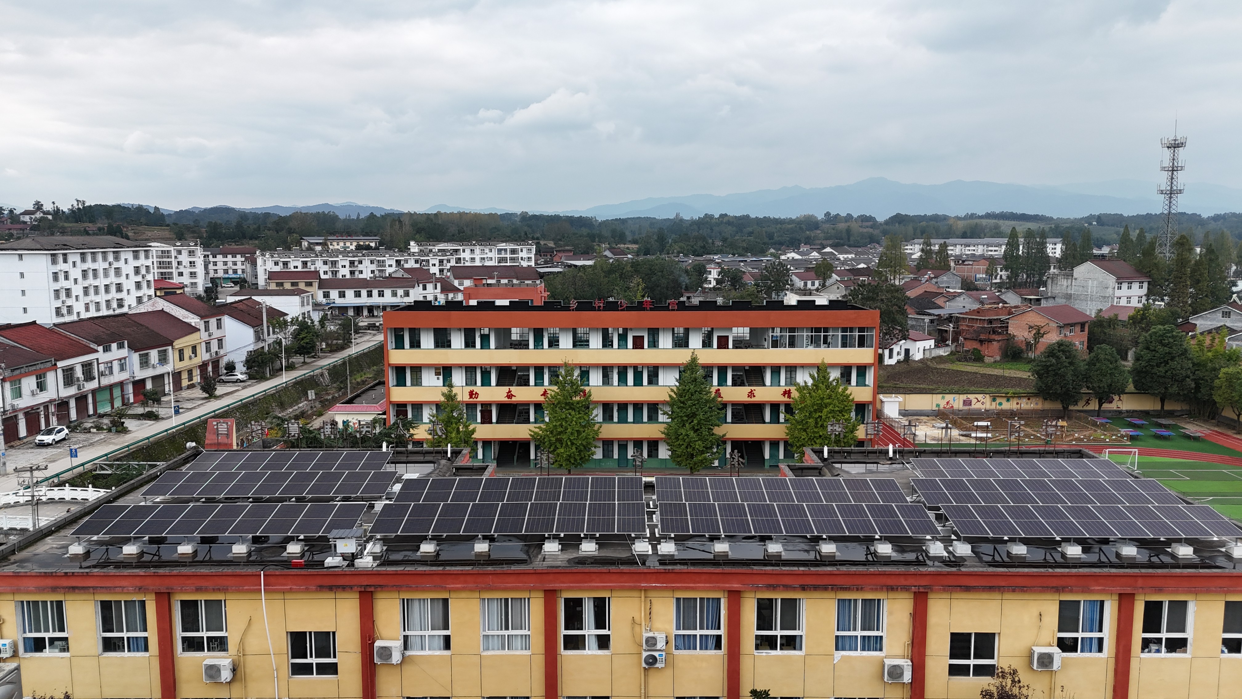 &ldquo;TCL希望工程光伏低碳校园&rdquo;陕西项目点.JPG