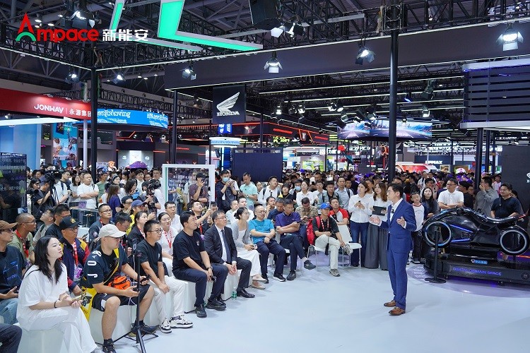 1789805626616556.jpg 发布会现场.jpg