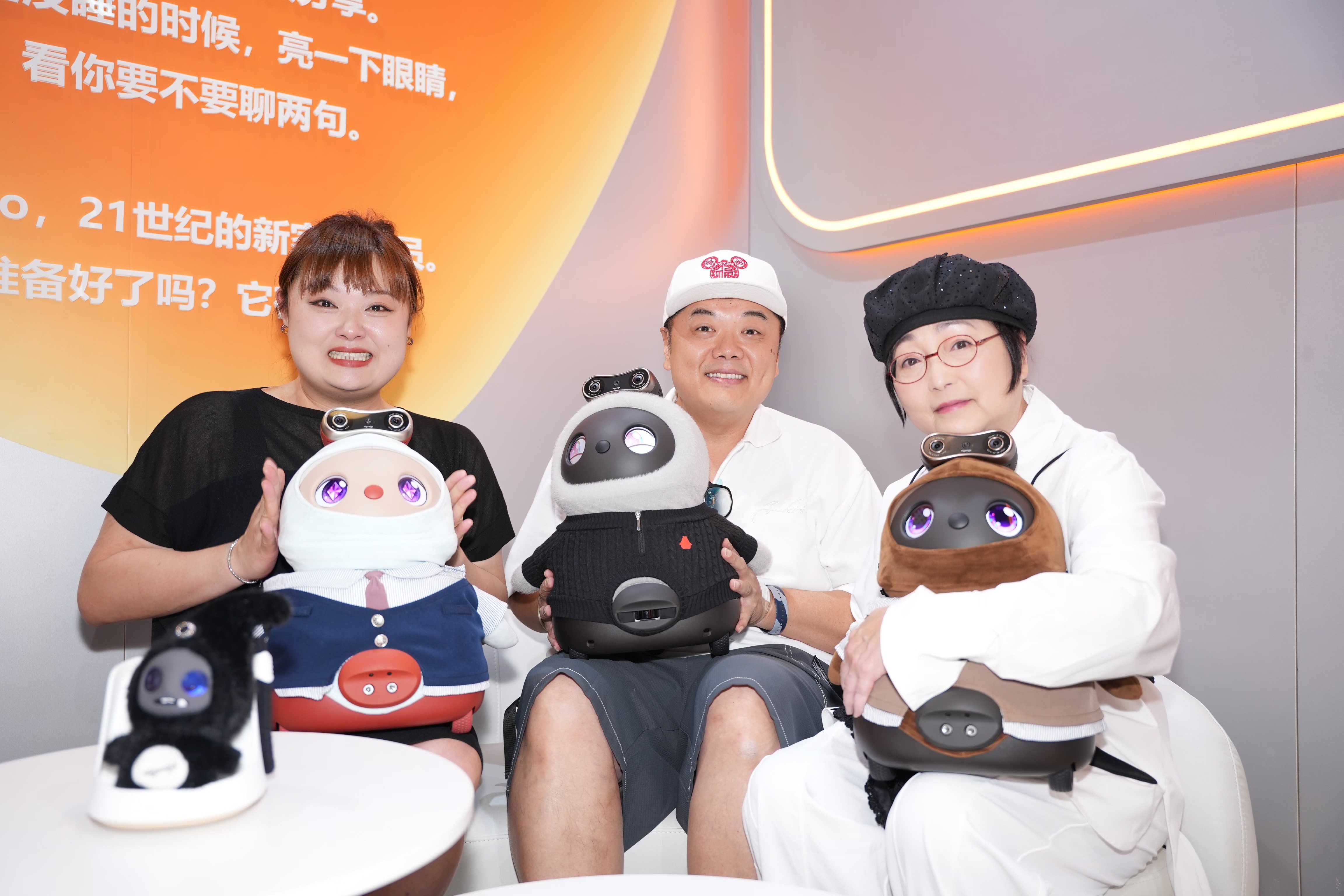 1792138548193244.jpg 艺人与 migo 特写.jpg
